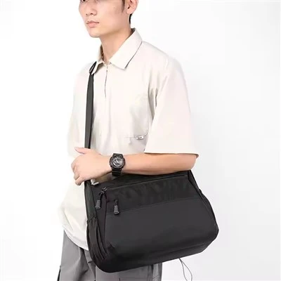 Bolsa de mensajero para hombres de nylon suave